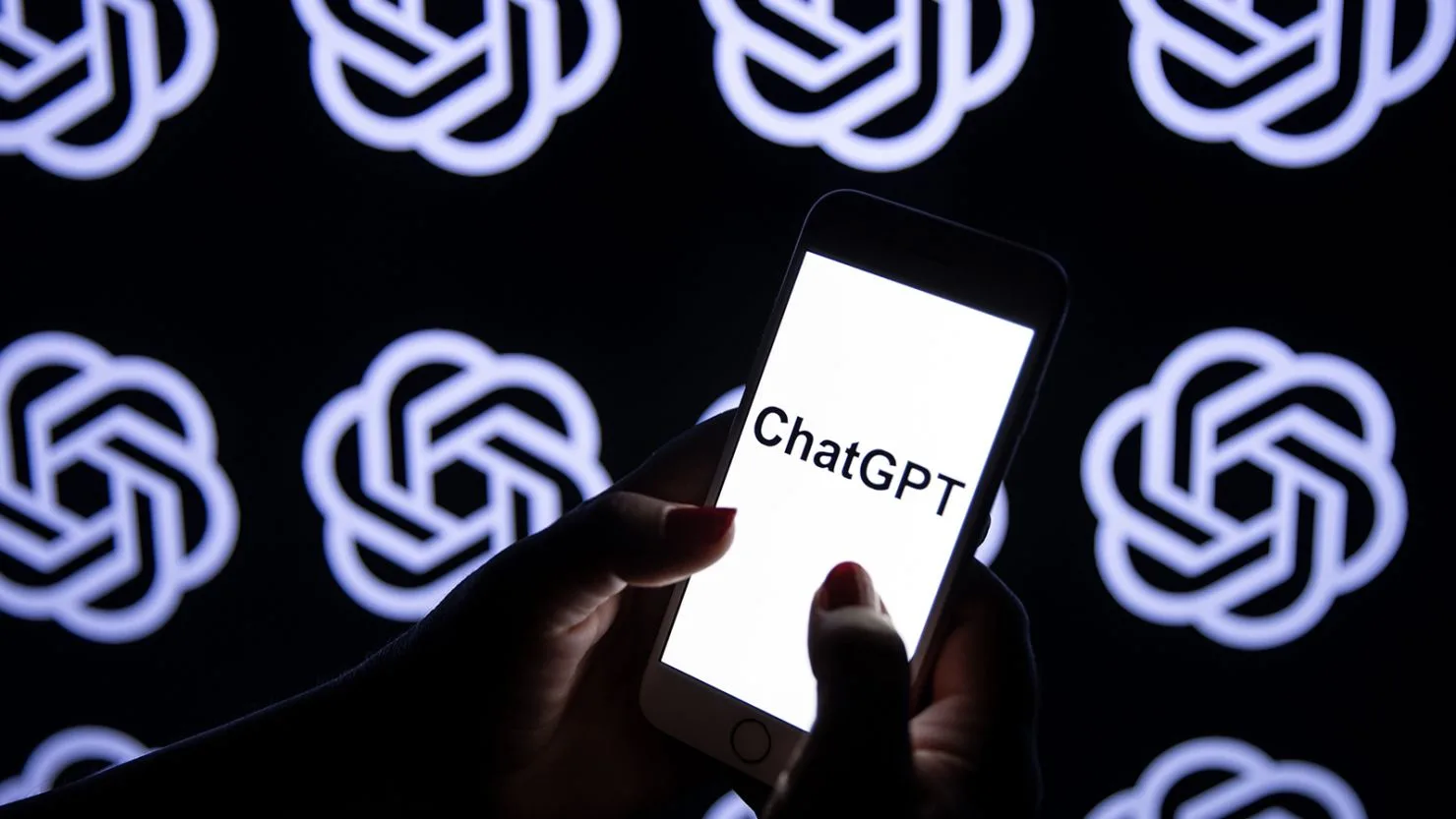 خلف الأضواء: النهوض السريع لـ ChatGPT واستراتيجية أوبن إيه آي للتفوق على غوغل