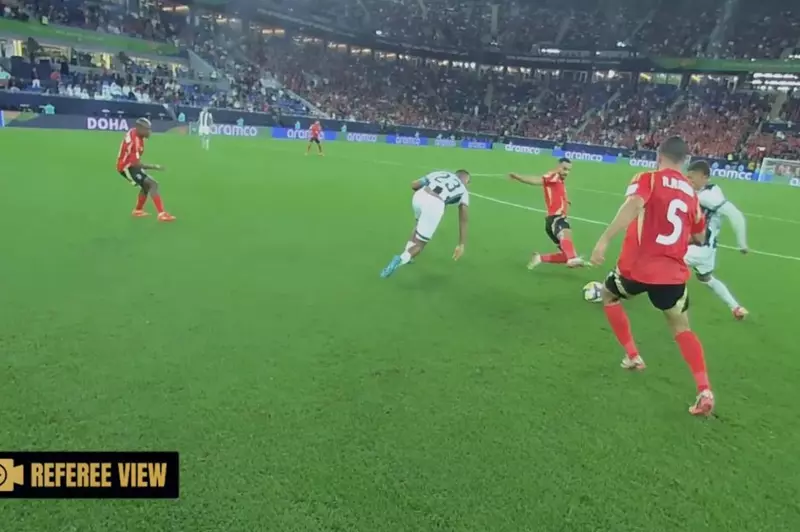 خمسة ابتكارات غير مألوفة تظهر خلال مباراة الأهلي في افتتاح كأس العالم للأندية خمسة ابتكارات غير مألوفة تظهر خلال مباراة الأهلي في افتتاح كأس العالم للأندية
