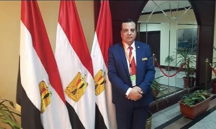 د. عادل عبد الرحمن: بالرغم من تقدم التكنولوجيا، يظل للراديو ميزته الفريدة التي لا يمكن تعويضها. د. عادل عبد الرحمن: بالرغم من تقدم التكنولوجيا، يظل للراديو ميزته الفريدة التي لا يمكن تعويضها.