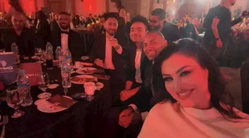دارين حداد تشارك صورة مع حمادة هلال وتكتب: “سيلفي أهل المداحين”