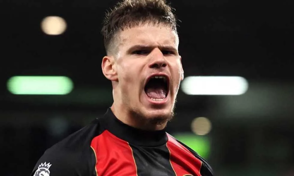 ديلي ميل: ليفربول يحقق اتفاقاً نهائياً مع بورنموث حول انتقال كيركيز ديلي ميل: ليفربول يحقق اتفاقاً نهائياً مع بورنموث حول انتقال كيركيز