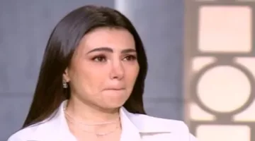 دينا فؤاد تتألق في جلسة تصوير جريئة بملابس قصيرة والجمهور يتفاعل
