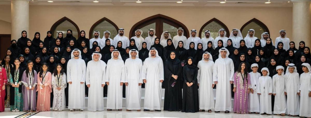 ذياب بن محمد بن زايد يستعرض إنجازات برنامج «أطلِق» ورؤيته المستقبلية ذياب بن محمد بن زايد يستعرض إنجازات برنامج «أطلِق» ورؤيته المستقبلية