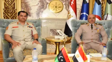 رئيس الأركان للقوات المسلحة يلتقي نظيره الليبي لمناقشة التعاون العسكري والأمني
