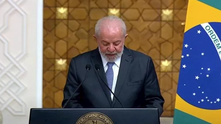 رئيس البرازيل يوجه نصيحة لترامب بتقليل وقت استخدام الإنترنت والتركيز على الأداء.