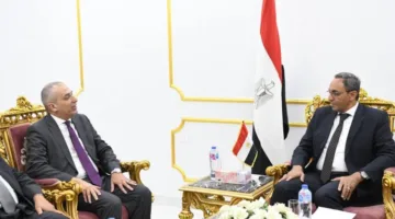 رئيس البنك الزراعي ومحافظ قنا يتباحثان حول تعزيز المشاريع الزراعية وصناعة المنتجات المركزة وإعادة تدوير النفايات.