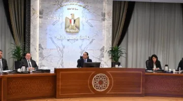 رئيس الحكومة يقود اجتماع الهيئة الاقتصادية بحضور محافظ المصرف المركزي