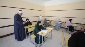 رئيس المعاهد الأزهرية يزور لجنة امتحانات الثانوية الأزهرية لطلبة فلسطين
