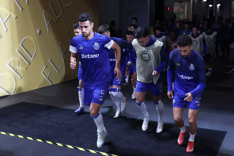رئيس النادي قد لا يحقق هدفه وخسارة 7 ملايين يورو: الأهلي وبورتو في تغطية الصحف البرتغالية رئيس النادي قد لا يحقق هدفه وخسارة 7 ملايين يورو: الأهلي وبورتو في تغطية الصحف البرتغالية