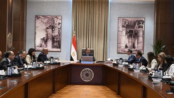 رئيس الوزراء: الحكومة تعتمد سياسة تجارية مفتوحة على المستوى العالمي رئيس الوزراء: الحكومة تعتمد سياسة تجارية مفتوحة على المستوى العالمي