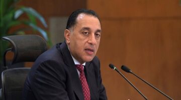 رئيس الوزراء: لا داعي للقلق والاحتياطي الاستراتيجي يكفي لبضعة أشهر