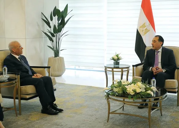 رئيس الوزراء: مصر تُعتبر شريكاً أساسياً في إعادة بناء العراق وتعزيز التعاون المشترك.