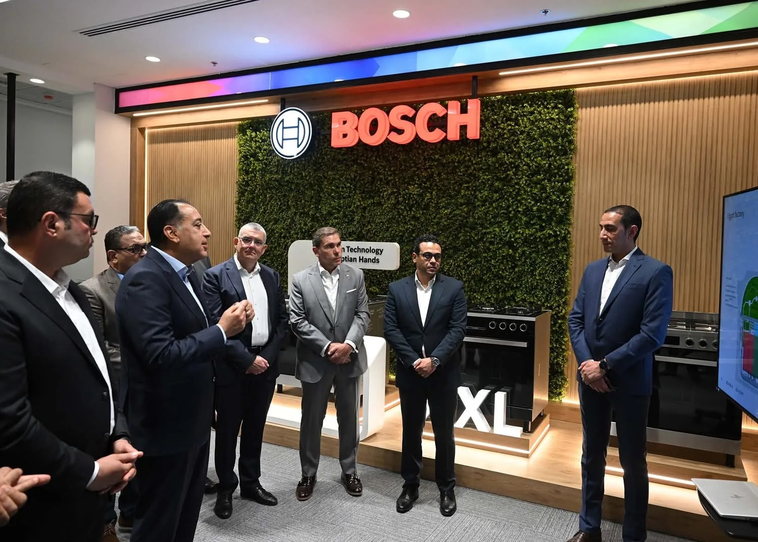 رئيس الوزراء ي inaugurates أول مصنع لشركة “BOSCH” في مصر وأفريقيا باستثمار قدره 55 مليون يورو في مدينة العاشر من رمضان.