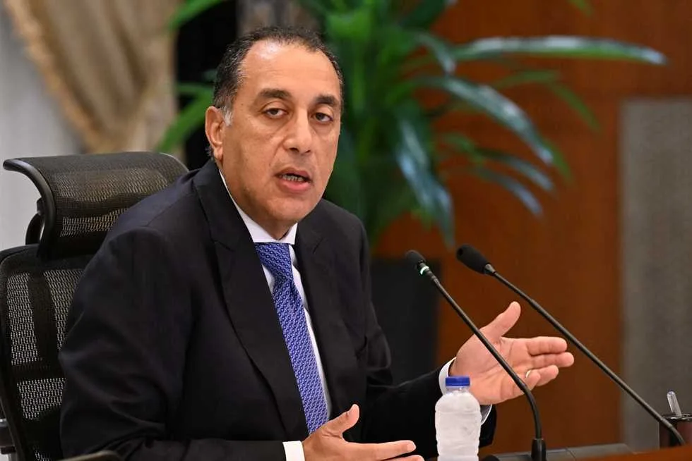 رئيس الوزراء يتابع آخر التطورات في إطلاق مشروع «الرواد الرقميون»، الذي سيبدأ تنفيذه في سبتمبر القادم رئيس الوزراء يتابع آخر التطورات في إطلاق مشروع «الرواد الرقميون»، الذي سيبدأ تنفيذه في سبتمبر القادم