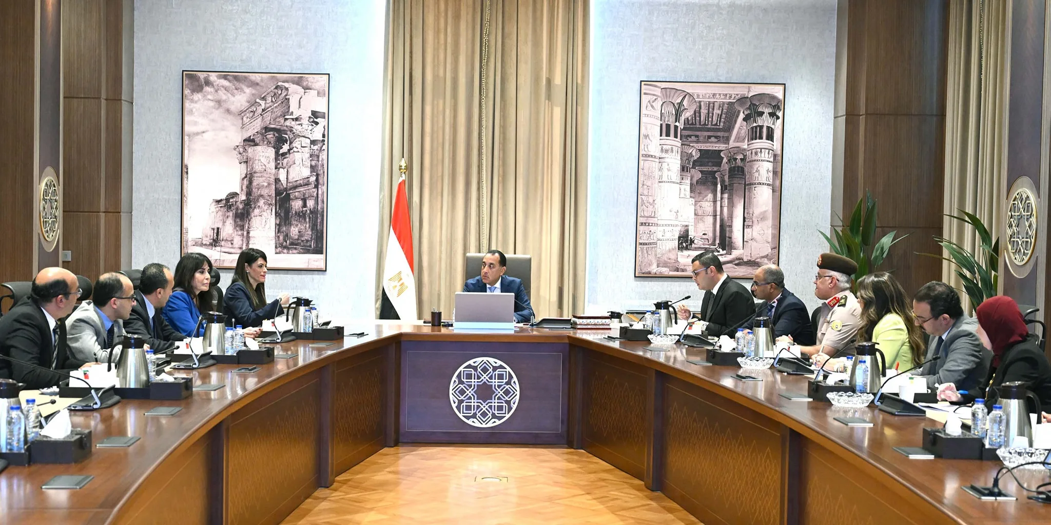 رئيس الوزراء يراقب تطورات تمويل مشروعات مبادرة “حياة كريمة” الرئاسية رئيس الوزراء يراقب تطورات تمويل مشروعات مبادرة “حياة كريمة” الرئاسية