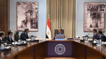 رئيس الوزراء يستعرض فرص الاستثمار في مجالات السياحة والفنادق والتراث الثقافي