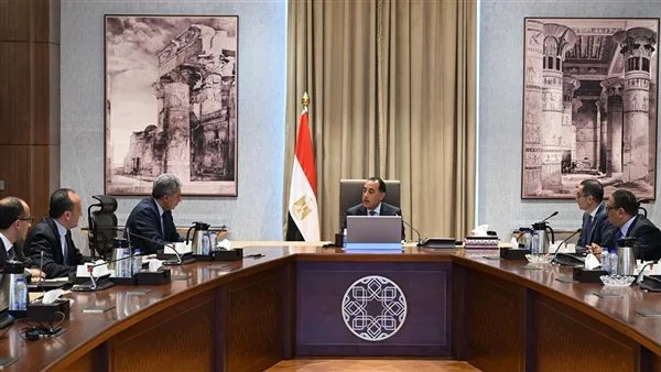 رئيس الوزراء يستعرض فرص الاستثمار في مجالات السياحة والفنادق والتراث الثقافي
