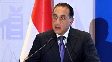 رئيس الوزراء يشرع في جولة لمراقبة جاهزية البنية التحتية لاستيراد الغاز في «السخنة»