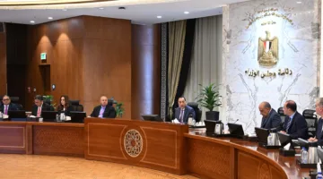 رئيس الوزراء يقود اجتماع “لجنة الأزمات” لمراقبة تأثيرات العمليات العسكرية الإيرانية الإسرائيلية