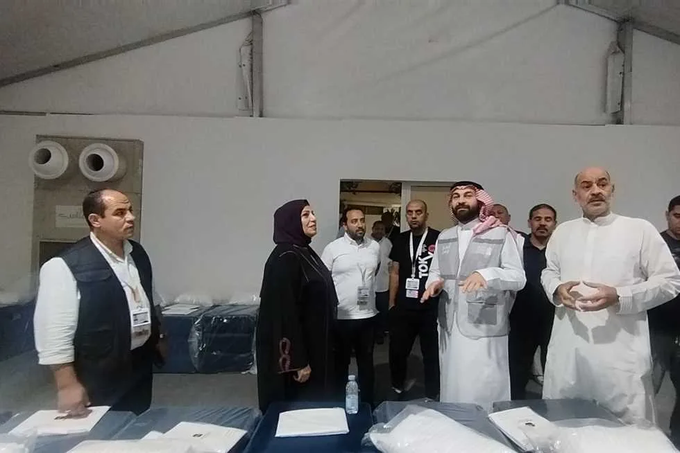 رئيس الوفد السياحي للحج يقوم بجولة تفقدية لمخيمات الحجاج في منطقة عرفات (صور) رئيس الوفد السياحي للحج يقوم بجولة تفقدية لمخيمات الحجاج في منطقة عرفات (صور)