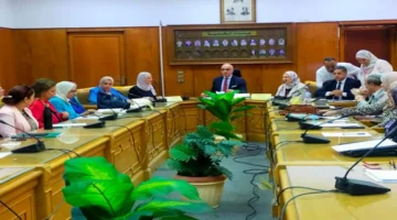 رئيس جامعة عين شمس يقود اجتماع مجلس اللغات… اكتشف القرارات المتخذة