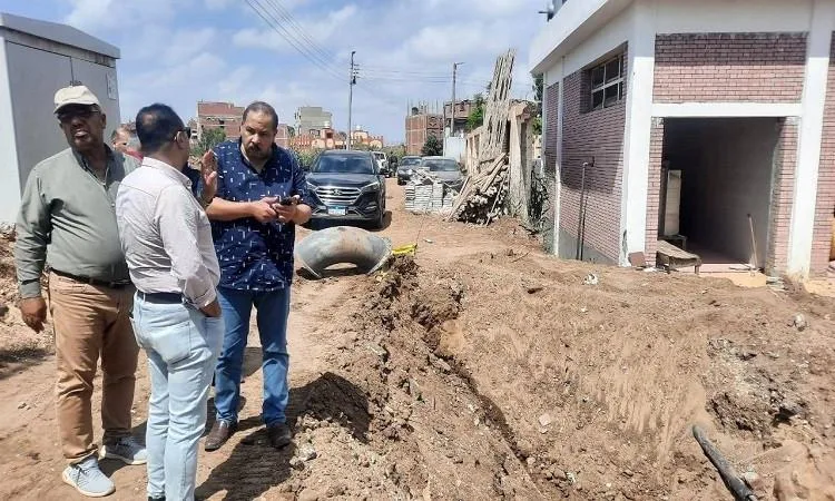 رئيس هيئة مياه دمياط يقوم بجولة تفقدية لمشروعات “حياة كريمة” في قرى مركز كفر سعد رئيس هيئة مياه دمياط يقوم بجولة تفقدية لمشروعات “حياة كريمة” في قرى مركز كفر سعد