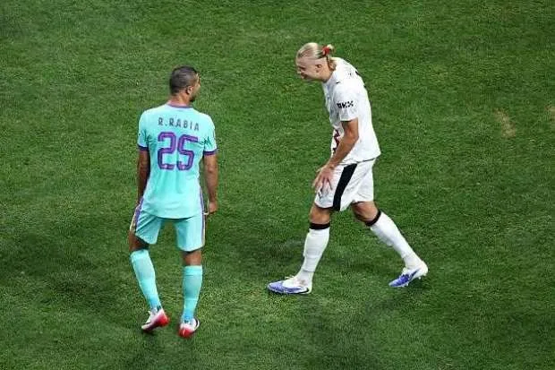 رامي ربيعة يعزز التشكيلة المرتقبة لفريق العين في مواجهة الوداد بكأس العالم للأندية رامي ربيعة يعزز التشكيلة المرتقبة لفريق العين في مواجهة الوداد بكأس العالم للأندية