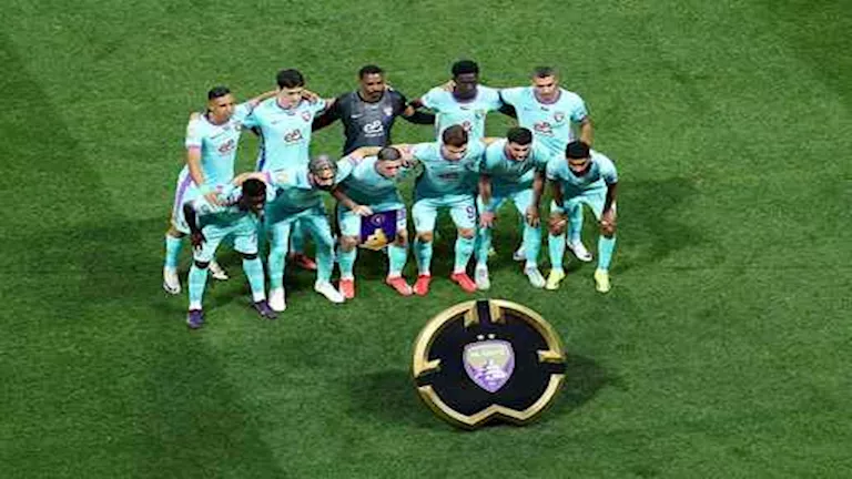 رامي ربيعة يمنح مان سيتي ركلة جزاء في كأس العالم للأندية. رامي ربيعة يمنح مان سيتي ركلة جزاء في كأس العالم للأندية.