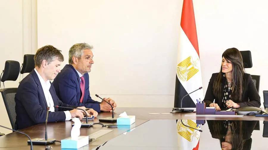 رانيا المشاط تستقبل وفد “جولدمان ساكس” لمناقشة تطورات الاقتصاد ومبادرات تعزيز القطاع الخاص وزيادة الاستثمارات.