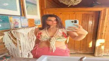 رانيا منصور تشارك صوراً جريئة من عطلتها الصيفية.. وردود فعل الجمهور (صور)