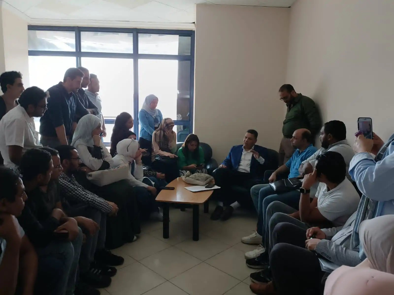 ردًا على «ويكيليكس»: محررو «الطريق» السابقون يؤكدون أن وقف البدلات تم بدون قرار رسمي ويستندون إلى أحكام تثبت أحقيتهم في التسجيل والتعويض. ردًا على «ويكيليكس»: محررو «الطريق» السابقون يؤكدون أن وقف البدلات تم بدون قرار رسمي ويستندون إلى أحكام تثبت أحقيتهم في التسجيل والتعويض.