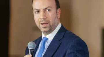 بحضور نائب محافظ البنك المركزي.. توقيع اتفاق إدارة صندوق إنكلود مع دي بي آي العالمية