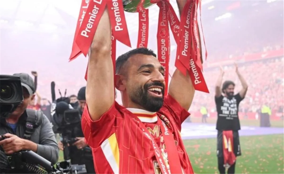 رسميًا.. محمد صلاح يُتوج بأفضل لاعب في ليفربول لموسم 2024/2025 رسميًا.. محمد صلاح يُتوج بأفضل لاعب في ليفربول لموسم 2024/2025
