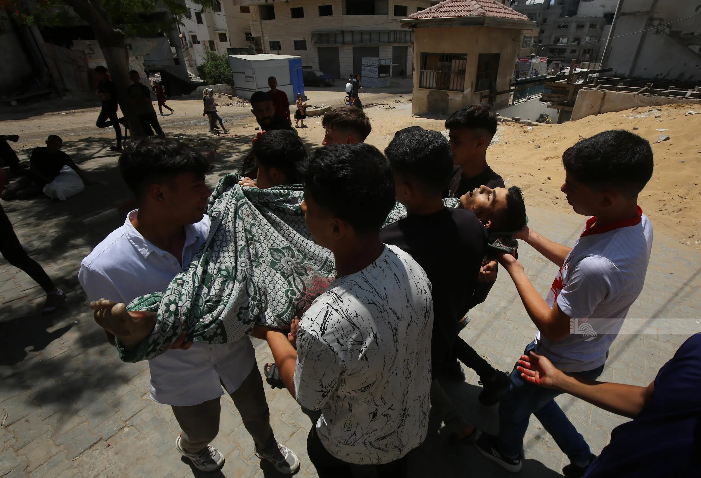رفح: 5 أشخاص استشهدوا برصاص الاحتلال أثناء توزيع المساعدات الأمريكية