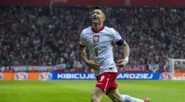 روبرت ليفاندوفسكي يسبب مغادرة مدرب المنتخب الوطني.
