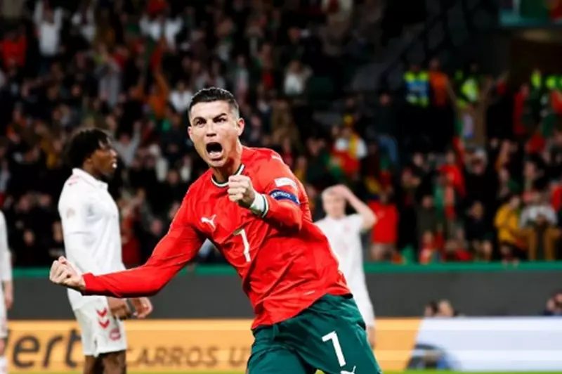 رونالدو بعد الفوز بدوري الأمم: لا يوجد شيء يضاهي تحقيق النصر مع منتخب بلادي. رونالدو بعد الفوز بدوري الأمم: لا يوجد شيء يضاهي تحقيق النصر مع منتخب بلادي.