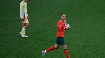 رونالدو: شعرت بألم الإصابة أثناء الإحماء، لكن سأشارك مع المنتخب حتى لو استدعى الأمر أن أضحي بساقي.