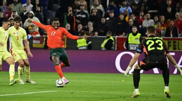 رونالدو يتناول مستقبله مع منتخب البرتغال وسبب دموعه بعد الخسارة أمام إسبانيا