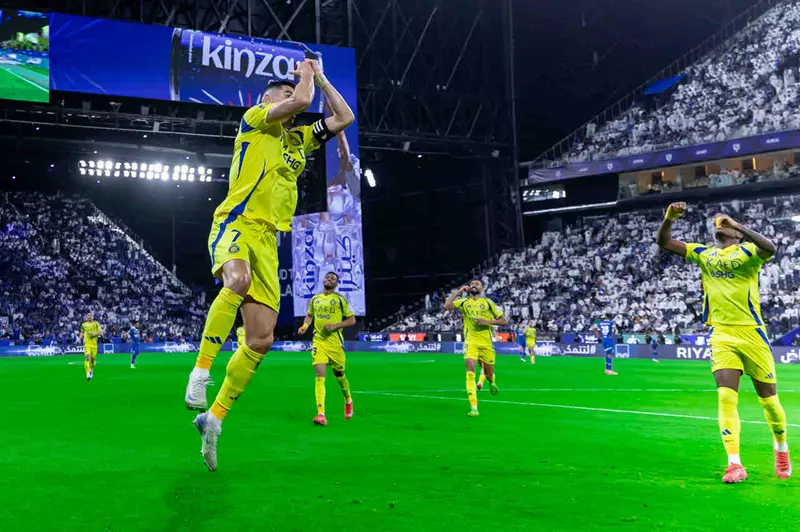 رونالدو يعلن عن تمديد عقده مع النصر رونالدو يعلن عن تمديد عقده مع النصر