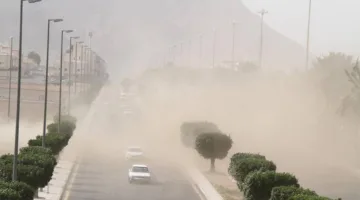 رياح قوية تضرب منطقة حائل حتى السابعة مساءً، وفقاً لتوقعات الأرصاد الجوية.