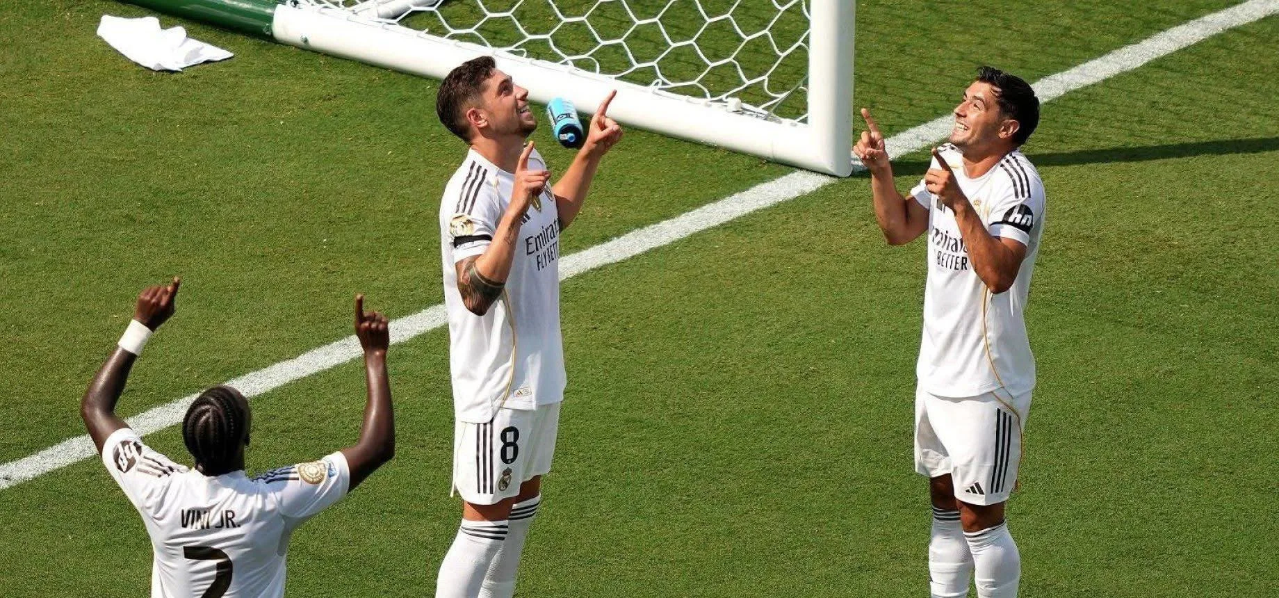 ريال مدريد يتفوق على باتشوكا بثلاثة أهداف ويحقق انتصاره الأول في كأس العالم للأندية رغم النقص في اللاعبين. ريال مدريد يتفوق على باتشوكا بثلاثة أهداف ويحقق انتصاره الأول في كأس العالم للأندية رغم النقص في اللاعبين.