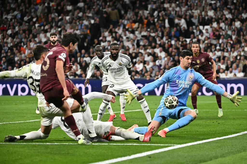 ريال مدريد يمضي قدماً في تجديد عقد كورتوا وتحديد موعد الإعلان الرسمي ريال مدريد يمضي قدماً في تجديد عقد كورتوا وتحديد موعد الإعلان الرسمي