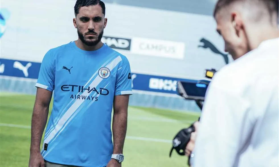 ريان شرقي: مانشستر سيتي يجلب أفضل اللاعبين عالميًا ريان شرقي: مانشستر سيتي يجلب أفضل اللاعبين عالميًا