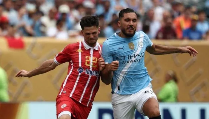 ريان شرقي يخفق في تقديم أداء جيد خلال debut له مع مانشستر سيتي ريان شرقي يخفق في تقديم أداء جيد خلال debut له مع مانشستر سيتي
