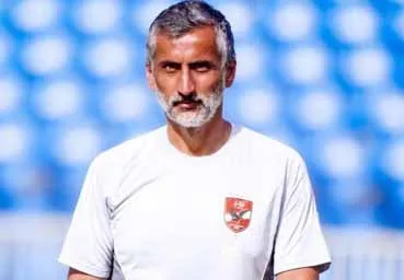 ريبيرو يتمسك بنجوم الأهلي ويطالب بالتصدي للعروض الخارجية ريبيرو يتمسك بنجوم الأهلي ويطالب بالتصدي للعروض الخارجية