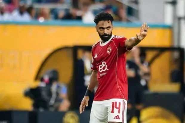ريبيرو يوضح موقفه من مغادرة حسين الشحات للأهلي خلال فترة الانتقالات الصيفية. ريبيرو يوضح موقفه من مغادرة حسين الشحات للأهلي خلال فترة الانتقالات الصيفية.