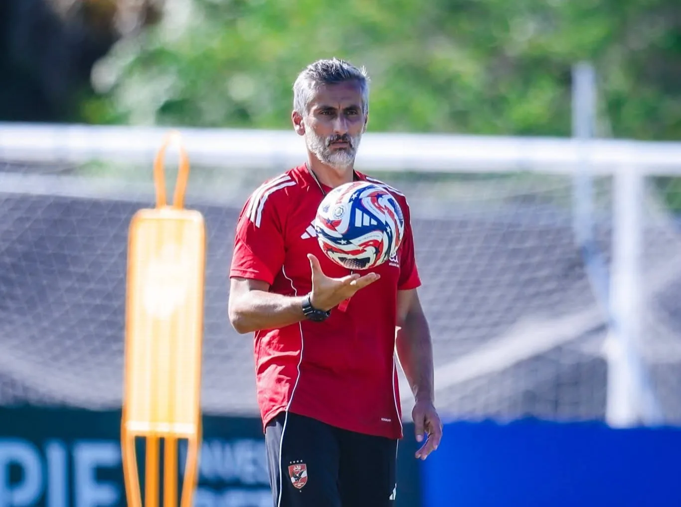 ريفيرو يختار بديل كوكا في تشكيل الأهلي لمواجهة بالميراس في كأس العالم للأندية ريفيرو يختار بديل كوكا في تشكيل الأهلي لمواجهة بالميراس في كأس العالم للأندية