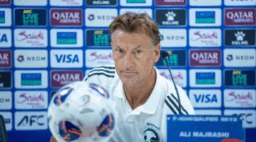 رينارد يتجاوب مع الانتقادات عقب الهزيمة أمام أستراليا