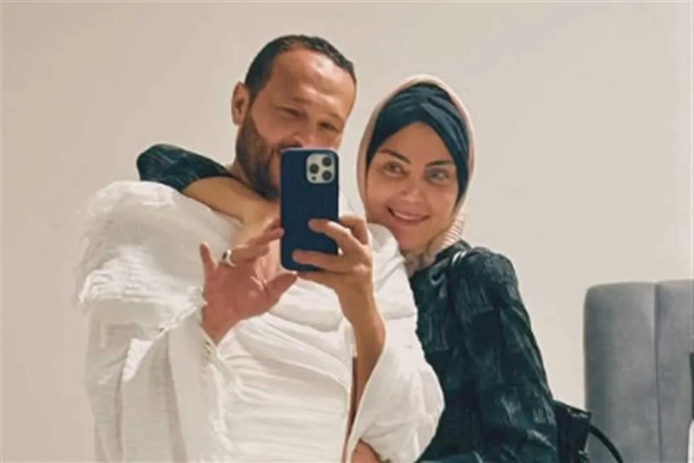 ريهام حجاج تؤدي مناسك الحج مع زوجها: “تجربة تنعش الروح وتنقي القلب”