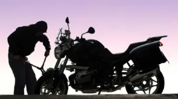 زعيم عصابة يقوم بسرقة الدراجات لتمويل إدمانه